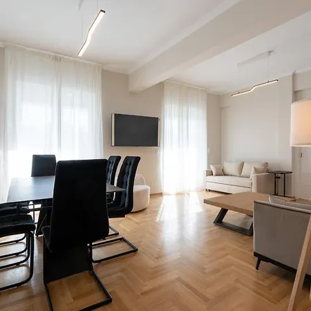 Corner Penthouse In Acropolis Appartamento *