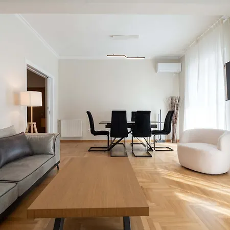 Corner Penthouse In Acropolis Appartamento *